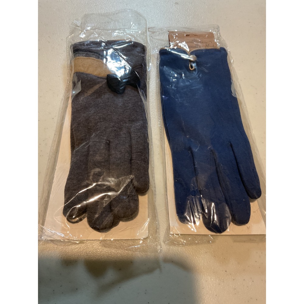 Occasionally Made Smart-Touch Gloves 2 Pair Set Grey‎ Bow Button CC-GR-DG OSFM